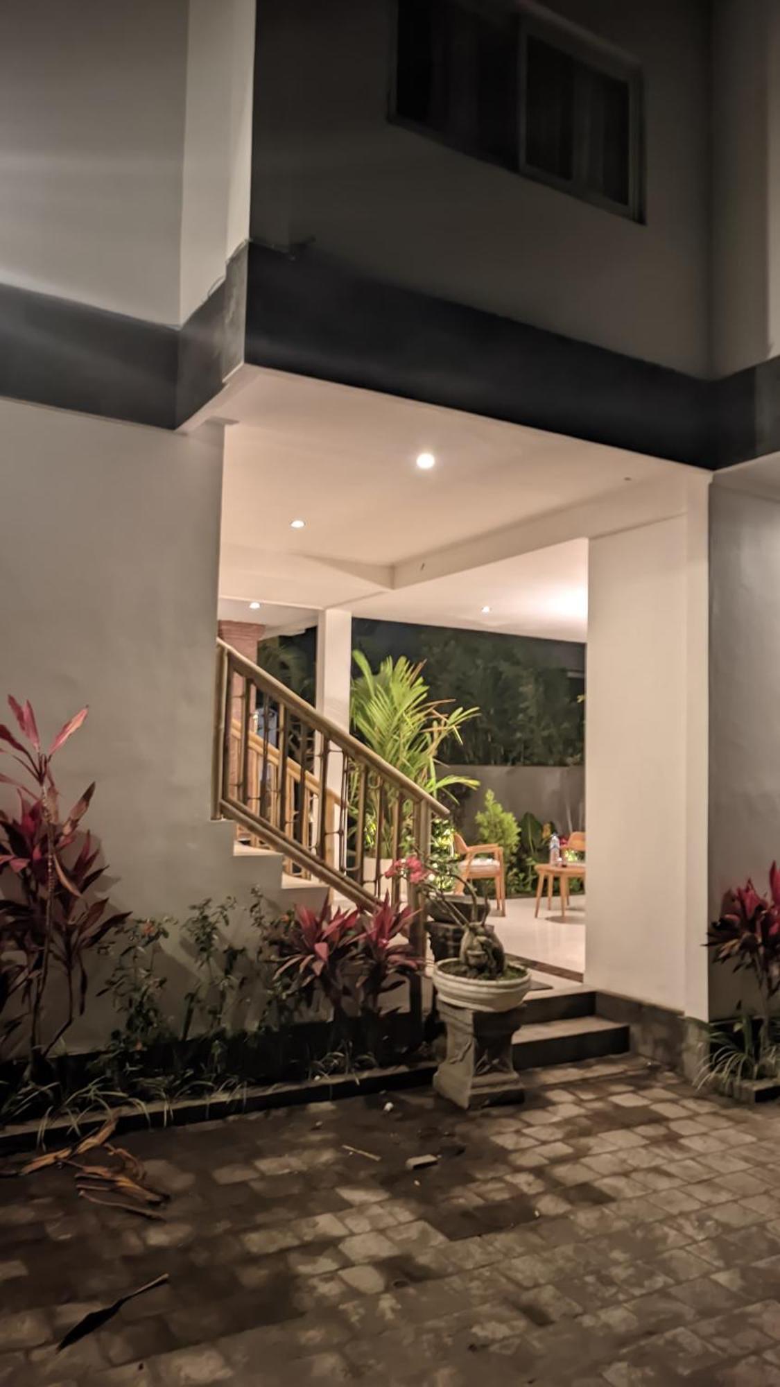 Sujiwa Ubud Hotel & Villa Exterior foto